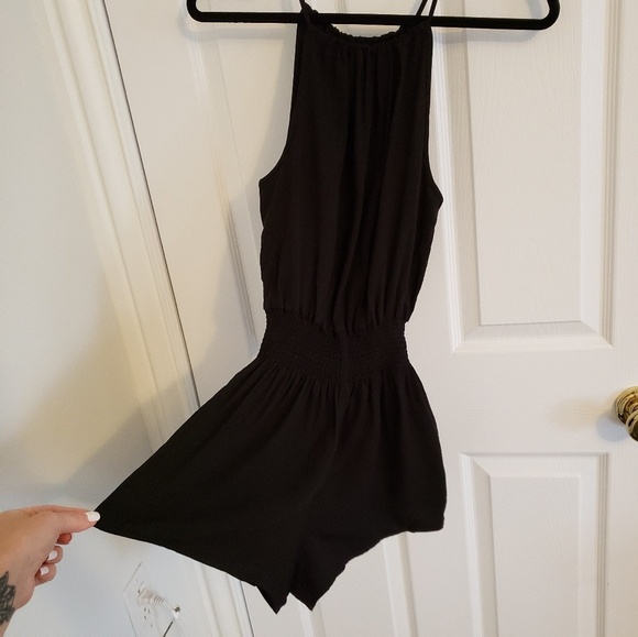 Forever 21 short romper never worn size S - Picture 2 of 3